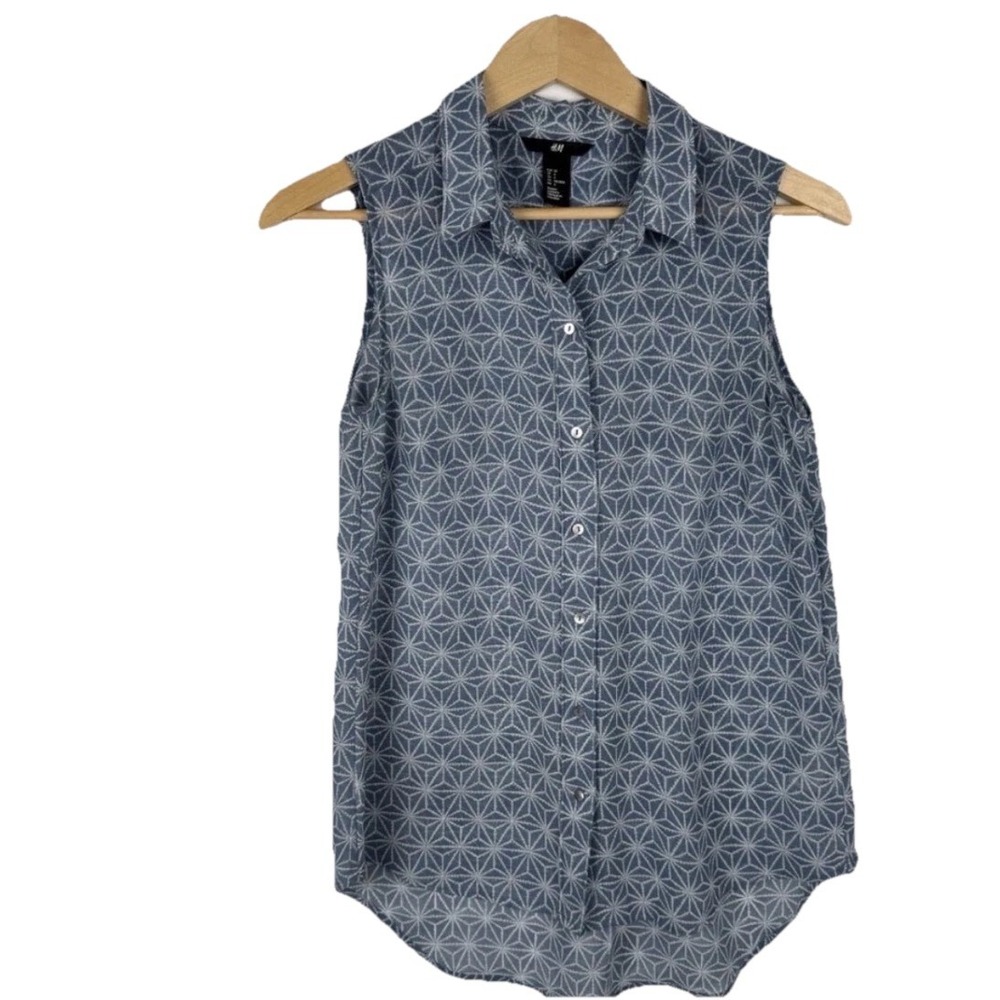 H&M Geometric Starburst‎ Sleeveless Button Down Shirt Womens 4 Blue White